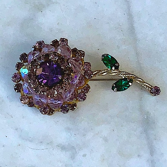JULIANA FLOWER BROOCH 3D EFFECT LILAC AMETHYST CRYSTALS GOLD VINTAGE - Picture 5 of 9